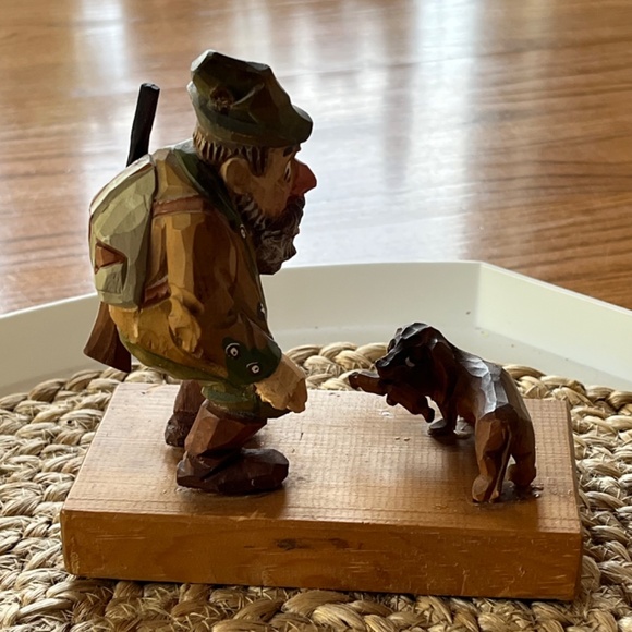 Vintage Germany painted wood carving Hunter w dachshund 🌭 Weiner dog w weiner - Picture 3 of 17